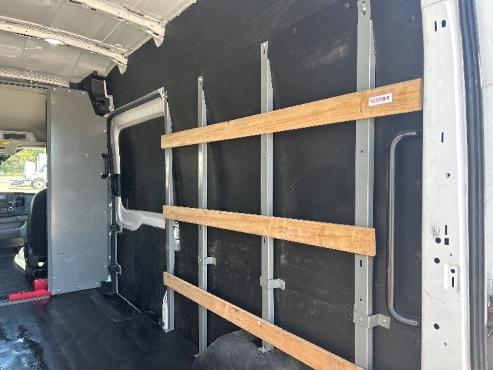 Cargo Van (Panel Van)-Light and Medium Duty Trucks-Ford-2023-Transit 250-Nashville-TN-124,367\n\t\tmiles-$ 39,500 - Image 12