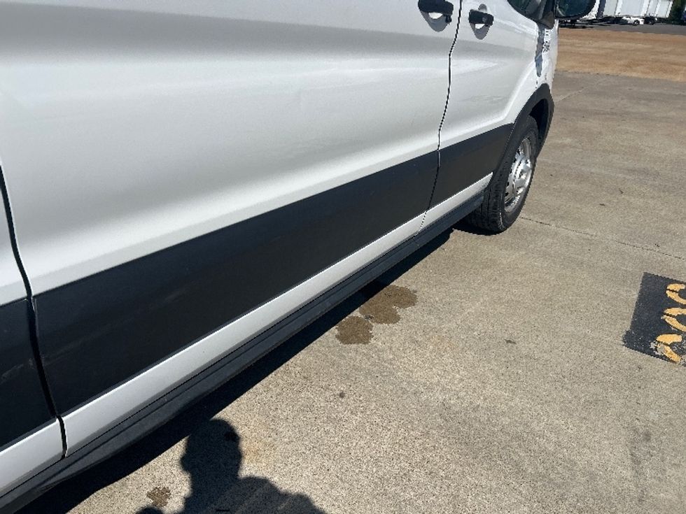 Cargo Van (Panel Van)-Light and Medium Duty Trucks-Ford-2023-Transit 250-Nashville-TN-124,367\n\t\tmiles-$ 39,500 - Image 14