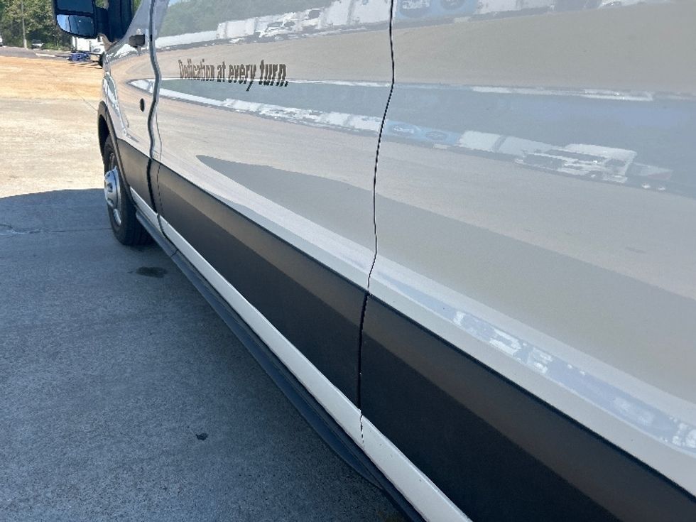 Cargo Van (Panel Van)-Light and Medium Duty Trucks-Ford-2023-Transit 250-Nashville-TN-124,367\n\t\tmiles-$ 39,500 - Image 5