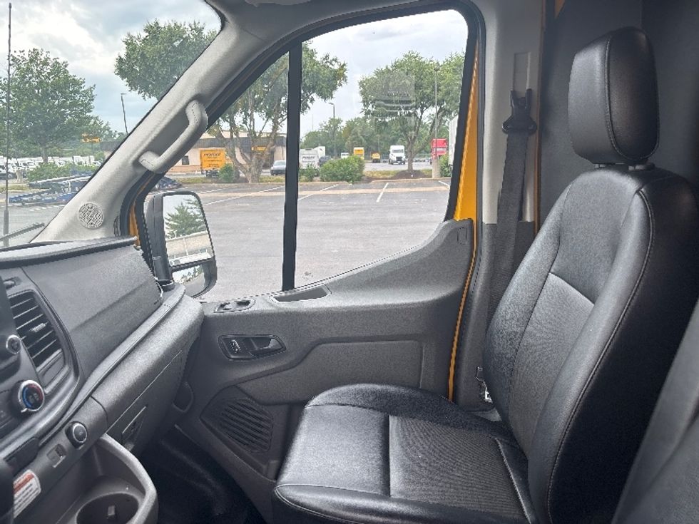 Cargo Van (Panel Van)-Light and Medium Duty Trucks-Ford-2023-Transit 250-New Castle-DE-59,860\n\t\tmiles-$ 42,250 - Image 18