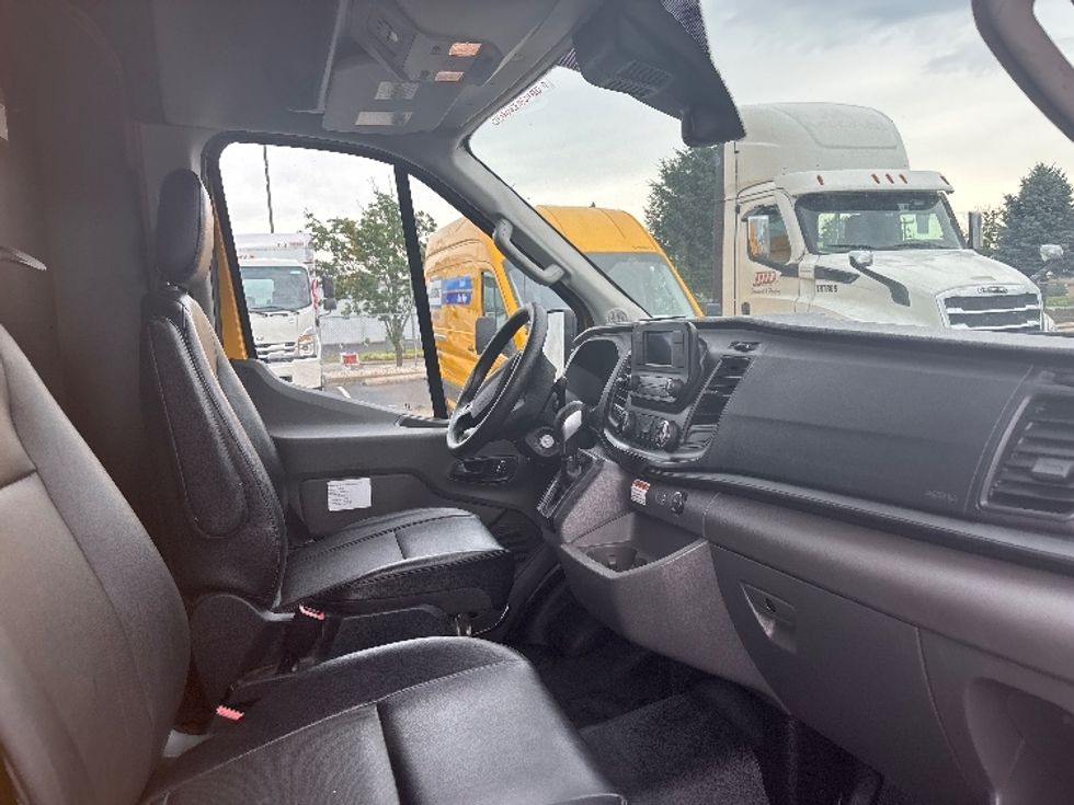 Cargo Van (Panel Van)-Light and Medium Duty Trucks-Ford-2023-Transit 250-New Castle-DE-59,860\n\t\tmiles-$ 42,250 - Image 21