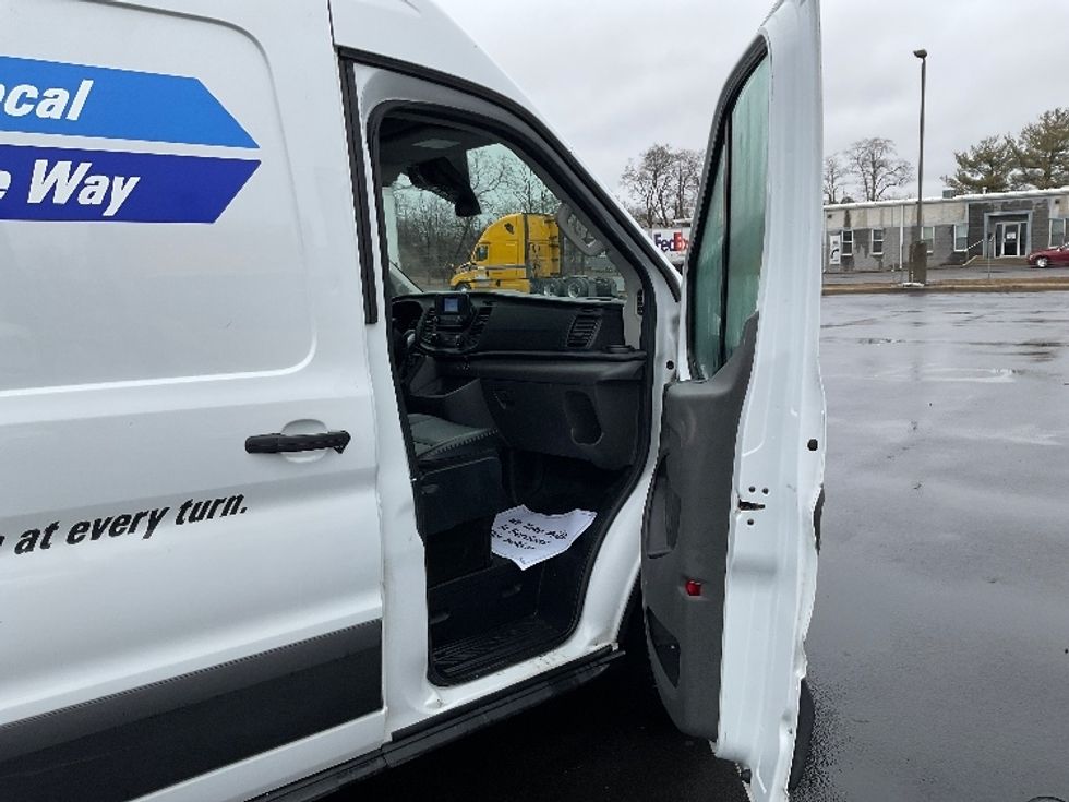 Cargo Van (Panel Van)-Light and Medium Duty Trucks-Ford-2023-Transit 250-New Castle-DE-67,083\n\t\tmiles-$ 46,750 - Image 19
