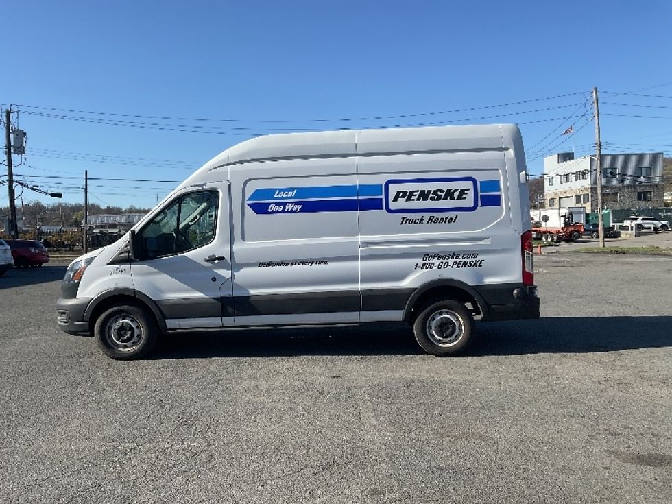 Cargo Van (Panel Van)-Light and Medium Duty Trucks-Ford-2023-Transit 250-North Bergen-NJ-24,240\n\t\tmiles-$ 46,000 - Image 4