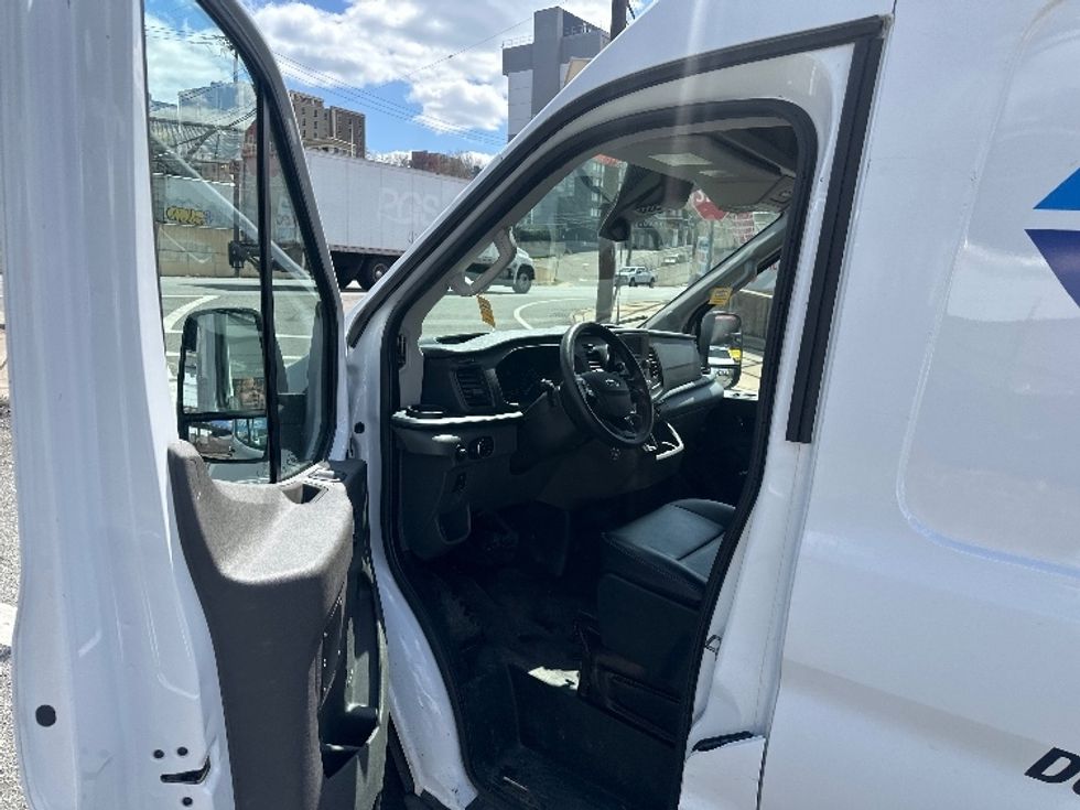 Cargo Van (Panel Van)-Light and Medium Duty Trucks-Ford-2023-Transit 250-North Bergen-NJ-29,423\n\t\tmiles-$ 45,750 - Image 16