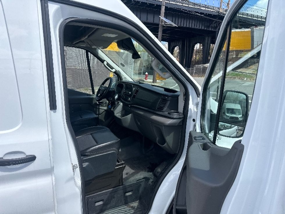 Cargo Van (Panel Van)-Light and Medium Duty Trucks-Ford-2023-Transit 250-North Bergen-NJ-29,423\n\t\tmiles-$ 45,750 - Image 20