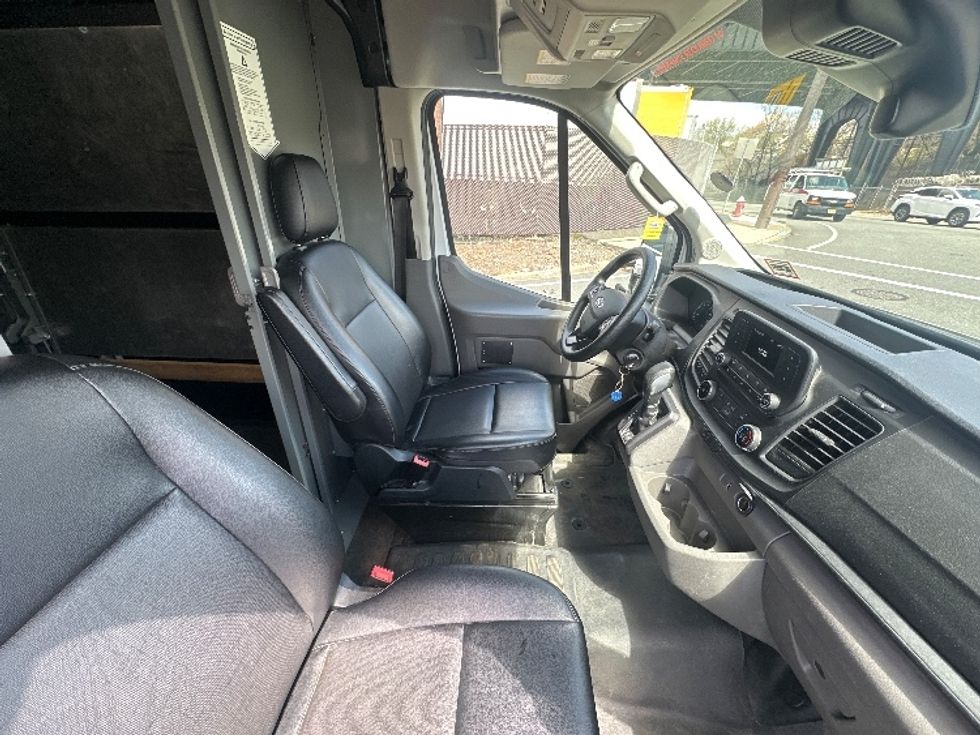 Cargo Van (Panel Van)-Light and Medium Duty Trucks-Ford-2023-Transit 250-North Bergen-NJ-29,423\n\t\tmiles-$ 45,750 - Image 22