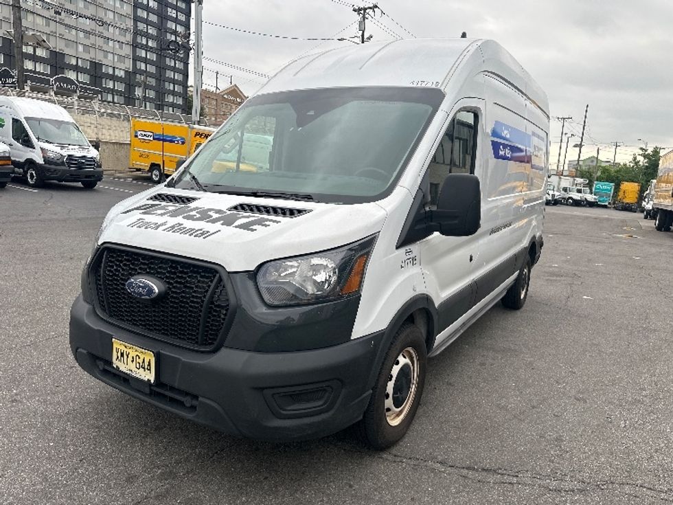 Cargo Van (Panel Van)-Light and Medium Duty Trucks-Ford-2023-Transit 250-North Bergen-NJ-36,474\n\t\tmiles-$ 45,250 - Image 3