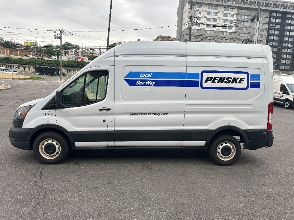 Cargo Van (Panel Van)-Light and Medium Duty Trucks-Ford-2023-Transit 250-North Bergen-NJ-36,474\n\t\tmiles-$ 45,250 - Image 4
