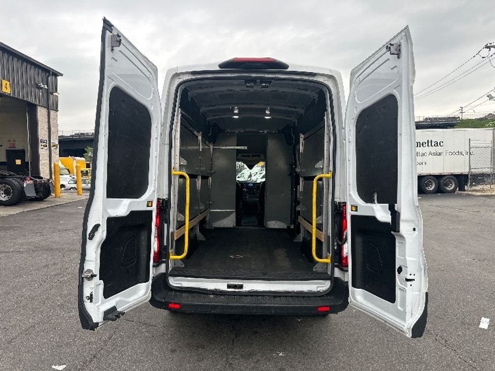 Cargo Van (Panel Van)-Light and Medium Duty Trucks-Ford-2023-Transit 250-North Bergen-NJ-36,474\n\t\tmiles-$ 45,250 - Image 8