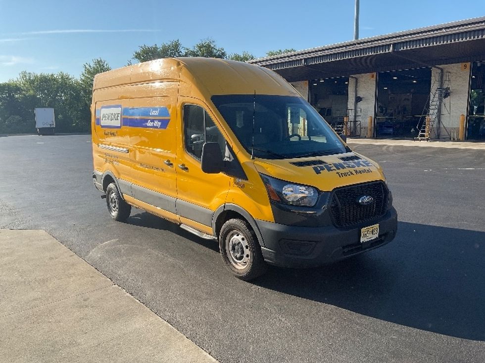 Cargo Van (Panel Van)-Light and Medium Duty Trucks-Ford-2023-Transit 250-North Bergen-NJ-46,073\n\t\tmiles-$ 41,000 - Image 1