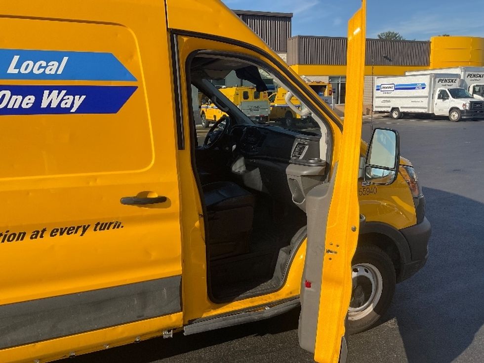 Cargo Van (Panel Van)-Light and Medium Duty Trucks-Ford-2023-Transit 250-North Bergen-NJ-46,073\n\t\tmiles-$ 41,000 - Image 20