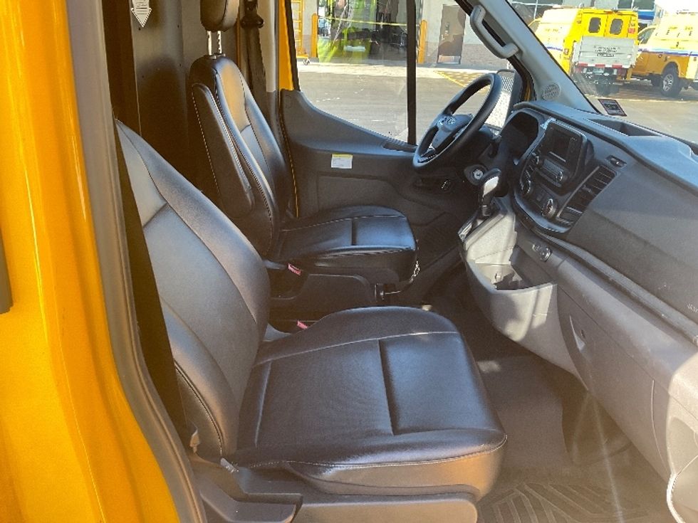 Cargo Van (Panel Van)-Light and Medium Duty Trucks-Ford-2023-Transit 250-North Bergen-NJ-46,073\n\t\tmiles-$ 41,000 - Image 22