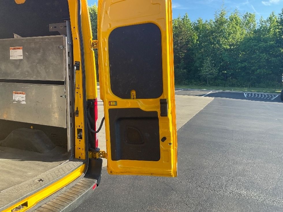 Cargo Van (Panel Van)-Light and Medium Duty Trucks-Ford-2023-Transit 250-North Bergen-NJ-46,073\n\t\tmiles-$ 41,000 - Image 27