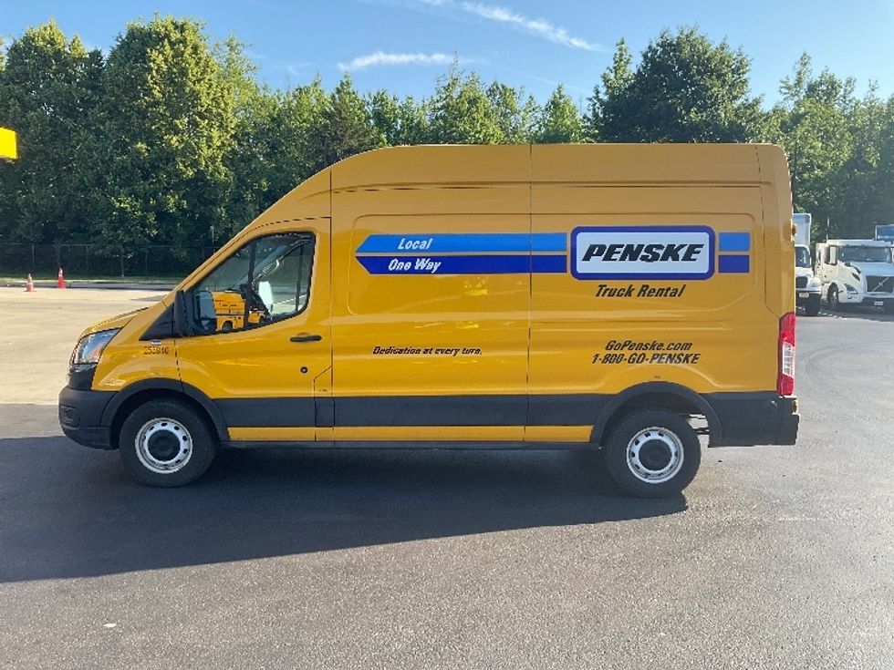 Cargo Van (Panel Van)-Light and Medium Duty Trucks-Ford-2023-Transit 250-North Bergen-NJ-46,073\n\t\tmiles-$ 41,000 - Image 4