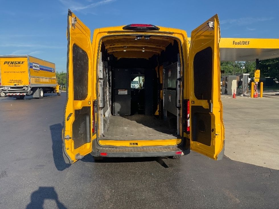 Cargo Van (Panel Van)-Light and Medium Duty Trucks-Ford-2023-Transit 250-North Bergen-NJ-46,073\n\t\tmiles-$ 41,000 - Image 9