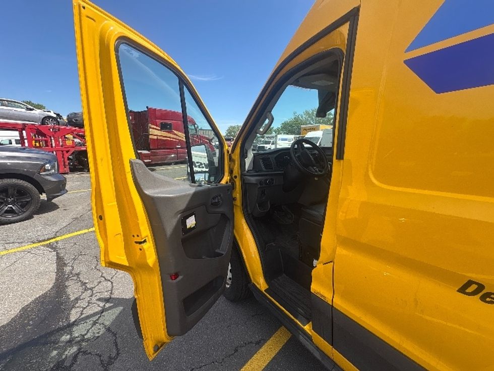 Cargo Van (Panel Van)-Light and Medium Duty Trucks-Ford-2023-Transit 250-North Bergen-NJ-50,303\n\t\tmiles-$ 40,500 - Image 15