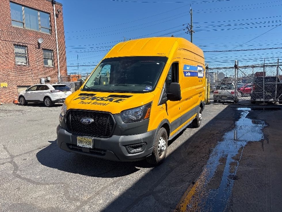 Cargo Van (Panel Van)-Light and Medium Duty Trucks-Ford-2023-Transit 250-North Bergen-NJ-51,724\n\t\tmiles-$ 45,000 - Image 3