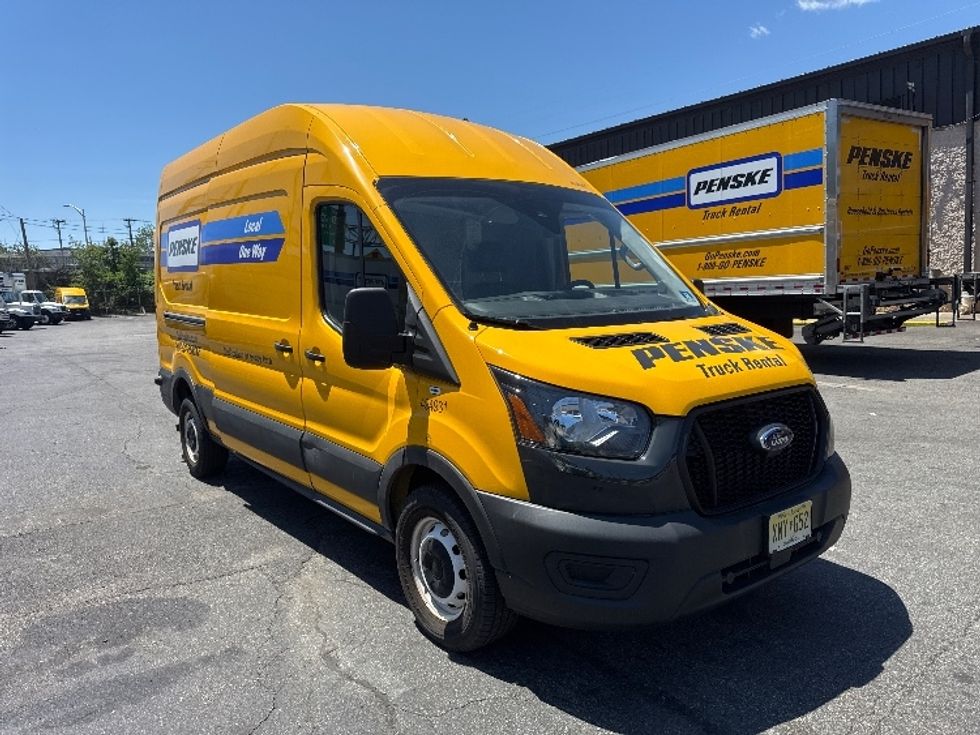 Cargo Van (Panel Van)-Light and Medium Duty Trucks-Ford-2023-Transit 250-North Bergen-NJ-52,750\n\t\tmiles-$ 40,250 - Image 1