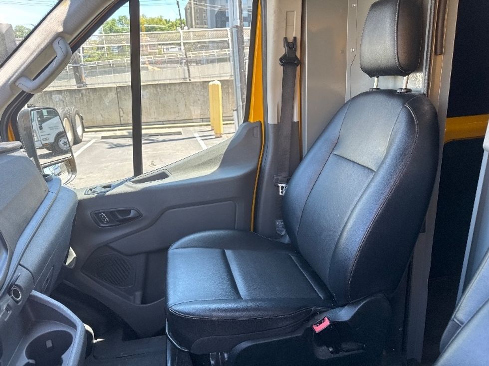 Cargo Van (Panel Van)-Light and Medium Duty Trucks-Ford-2023-Transit 250-North Bergen-NJ-52,750\n\t\tmiles-$ 40,250 - Image 18