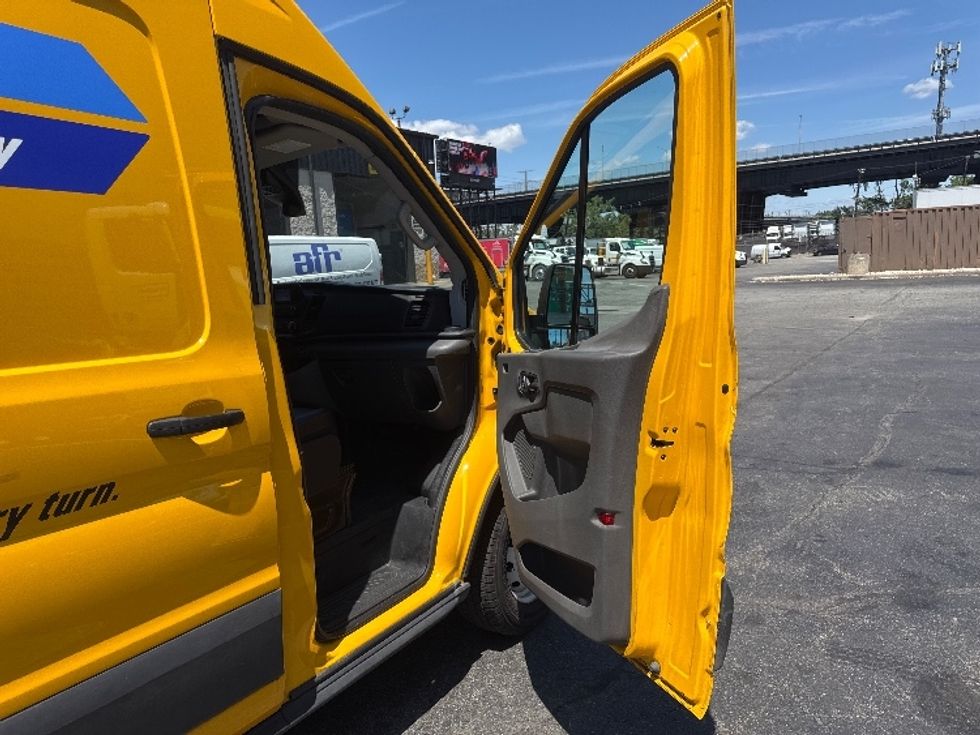 Cargo Van (Panel Van)-Light and Medium Duty Trucks-Ford-2023-Transit 250-North Bergen-NJ-52,750\n\t\tmiles-$ 40,250 - Image 19