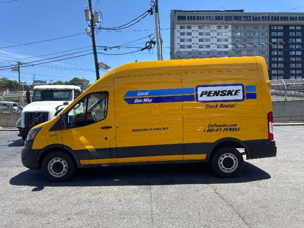 Cargo Van (Panel Van)-Light and Medium Duty Trucks-Ford-2023-Transit 250-North Bergen-NJ-52,750\n\t\tmiles-$ 40,250 - Image 4