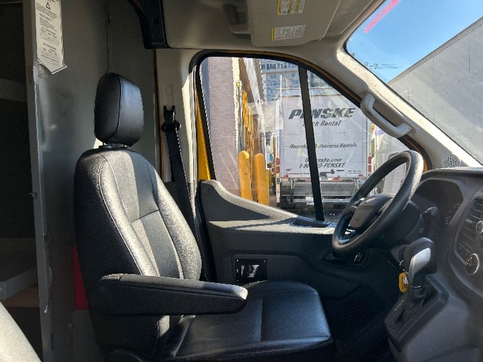 Cargo Van (Panel Van)-Light and Medium Duty Trucks-Ford-2023-Transit 250-North Bergen-NJ-57,428\n\t\tmiles-$ 47,250 - Image 21