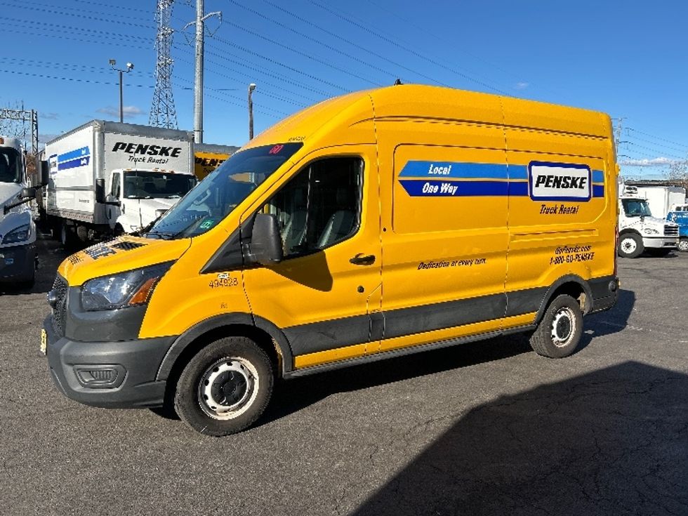 Cargo Van (Panel Van)-Light and Medium Duty Trucks-Ford-2023-Transit 250-North Bergen-NJ-57,428\n\t\tmiles-$ 47,250 - Image 3