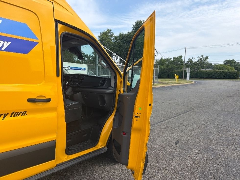 Cargo Van (Panel Van)-Light and Medium Duty Trucks-Ford-2023-Transit 250-North Bergen-NJ-67,800\n\t\tmiles-$ 43,500 - Image 20