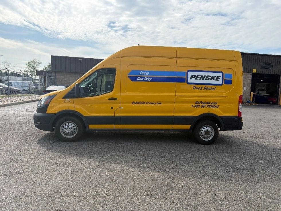 Cargo Van (Panel Van)-Light and Medium Duty Trucks-Ford-2023-Transit 250-North Bergen-NJ-67,800\n\t\tmiles-$ 43,500 - Image 4