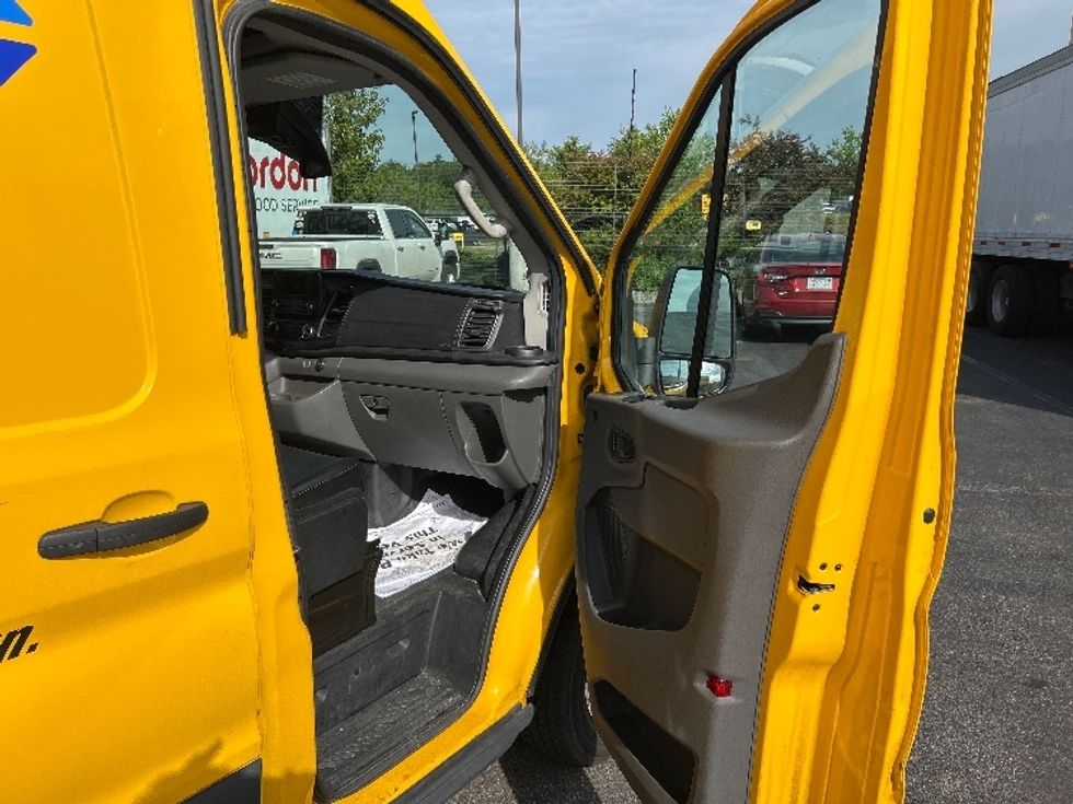 Cargo Van (Panel Van)-Light and Medium Duty Trucks-Ford-2023-Transit 250-Norton-MA-76,391\n\t\tmiles-$ 38,000 - Image 20