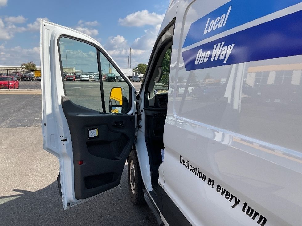 Cargo Van (Panel Van)-Light and Medium Duty Trucks-Ford-2023-Transit 250-Oklahoma City-OK-107,093\n\t\tmiles-$ 34,750 - Image 13