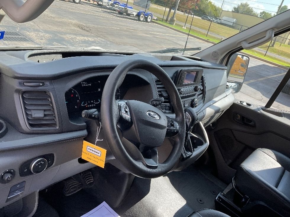 Cargo Van (Panel Van)-Light and Medium Duty Trucks-Ford-2023-Transit 250-Oklahoma City-OK-107,093\n\t\tmiles-$ 34,750 - Image 14
