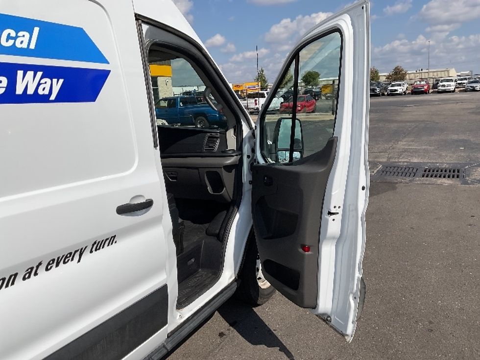 Cargo Van (Panel Van)-Light and Medium Duty Trucks-Ford-2023-Transit 250-Oklahoma City-OK-107,093\n\t\tmiles-$ 34,750 - Image 17