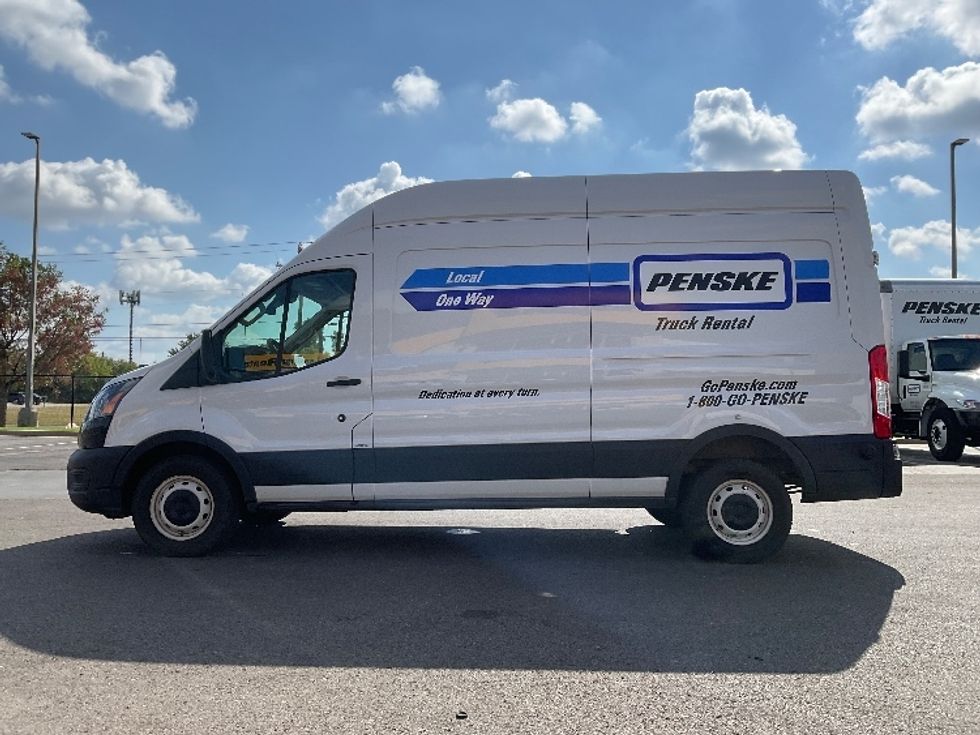Cargo Van (Panel Van)-Light and Medium Duty Trucks-Ford-2023-Transit 250-Oklahoma City-OK-107,093\n\t\tmiles-$ 34,750 - Image 4