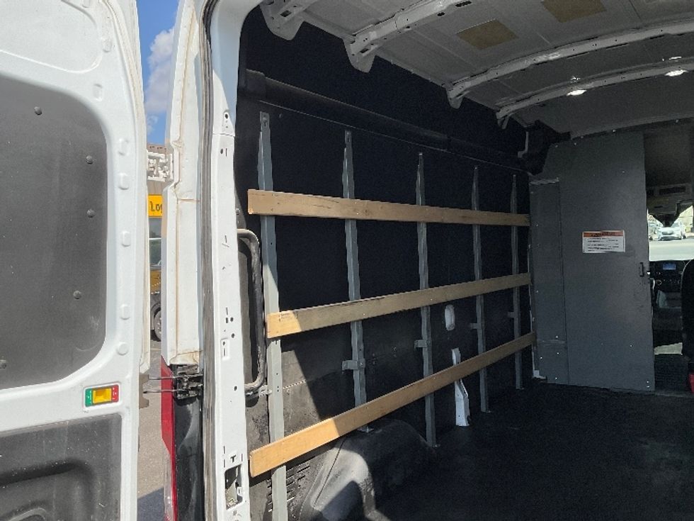 Cargo Van (Panel Van)-Light and Medium Duty Trucks-Ford-2023-Transit 250-Oklahoma City-OK-107,093\n\t\tmiles-$ 34,750 - Image 9