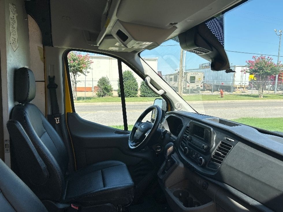 Cargo Van (Panel Van)-Light and Medium Duty Trucks-Ford-2023-Transit 250-Oklahoma City-OK-44,987\n\t\tmiles-$ 46,250 - Image 21