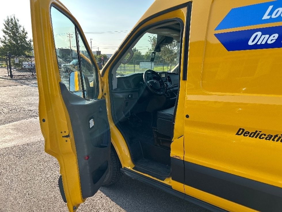 Cargo Van (Panel Van)-Light and Medium Duty Trucks-Ford-2023-Transit 250-Oklahoma City-OK-69,306\n\t\tmiles-$ 39,000 - Image 14