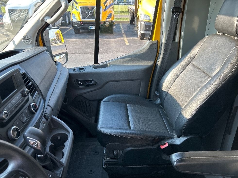 Cargo Van (Panel Van)-Light and Medium Duty Trucks-Ford-2023-Transit 250-Oklahoma City-OK-69,306\n\t\tmiles-$ 39,000 - Image 17