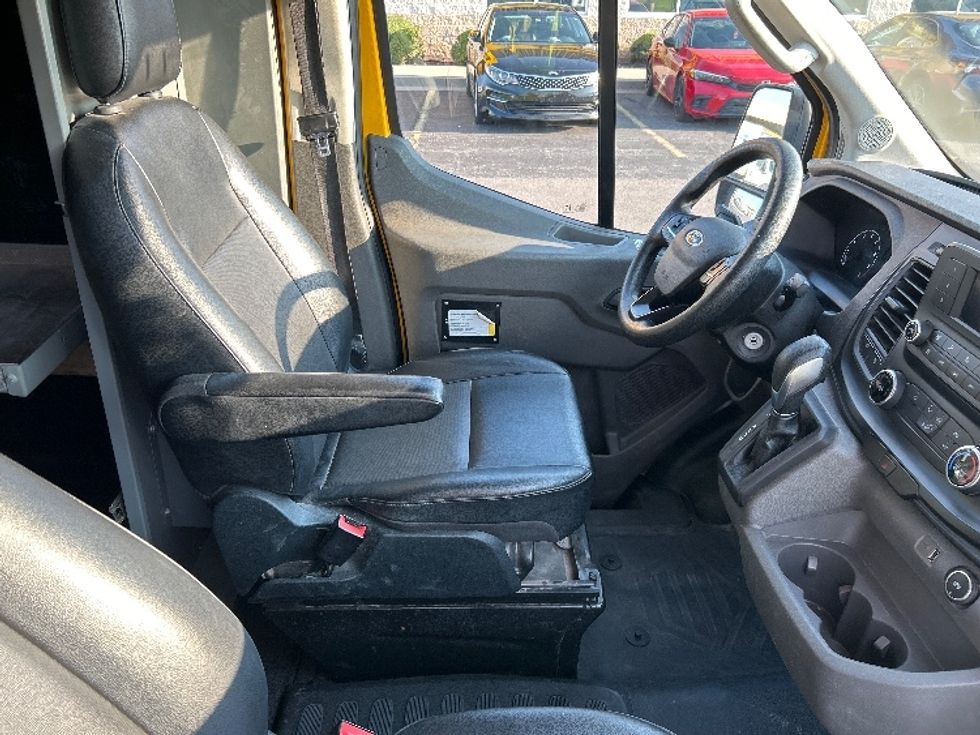 Cargo Van (Panel Van)-Light and Medium Duty Trucks-Ford-2023-Transit 250-Oklahoma City-OK-69,306\n\t\tmiles-$ 39,000 - Image 20