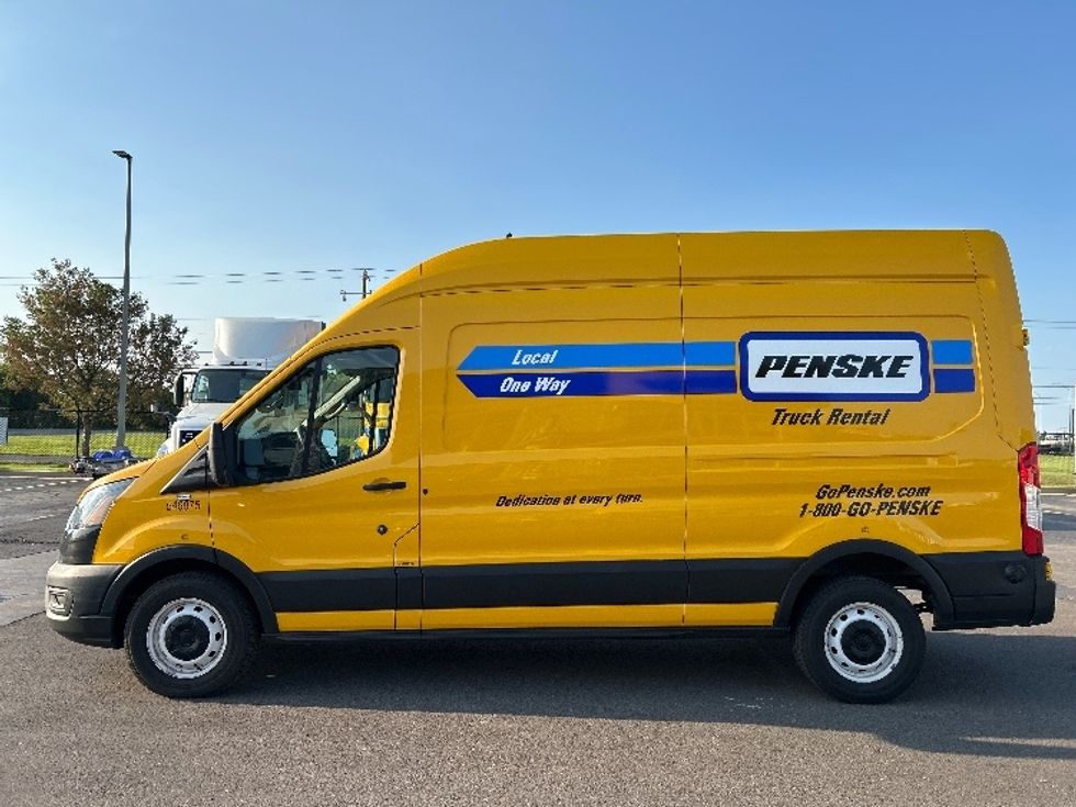 Cargo Van (Panel Van)-Light and Medium Duty Trucks-Ford-2023-Transit 250-Oklahoma City-OK-69,306\n\t\tmiles-$ 39,000 - Image 4
