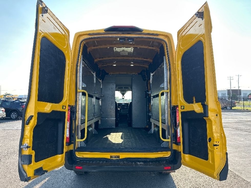 Cargo Van (Panel Van)-Light and Medium Duty Trucks-Ford-2023-Transit 250-Oklahoma City-OK-69,306\n\t\tmiles-$ 39,000 - Image 7