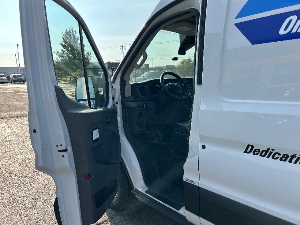 Cargo Van (Panel Van)-Light and Medium Duty Trucks-Ford-2023-Transit 250-Oklahoma City-OK-73,059\n\t\tmiles-$ 40,000 - Image 13