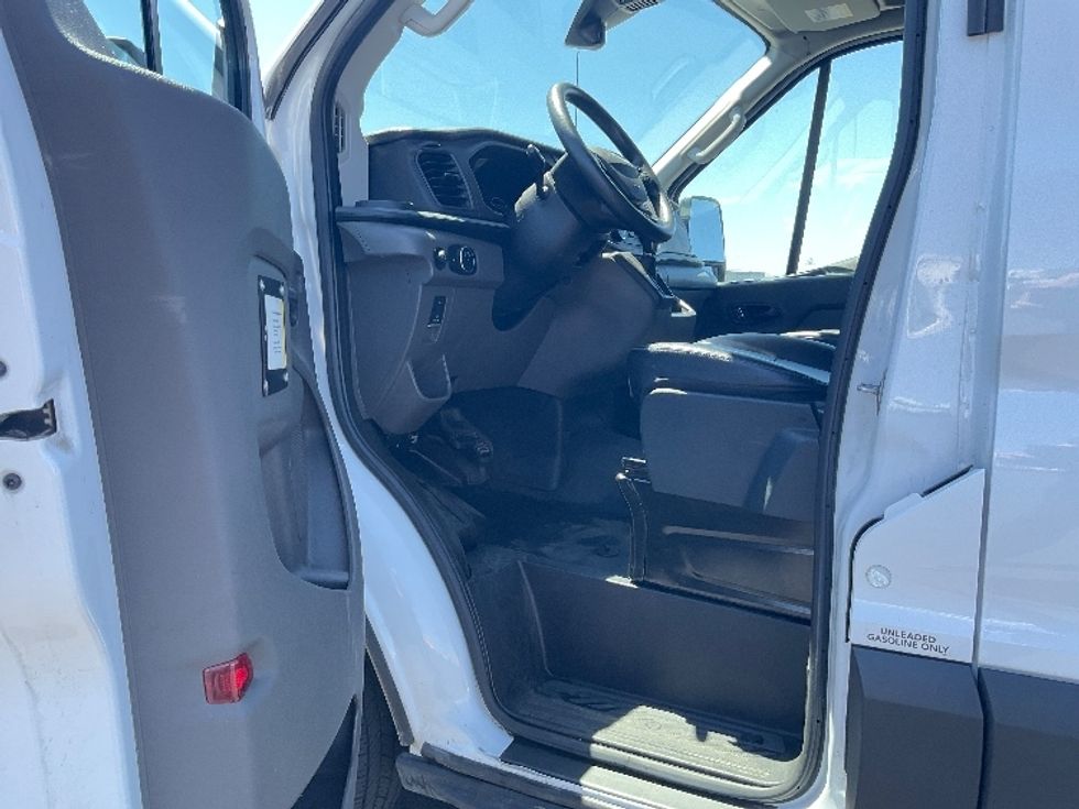 Cargo Van (Panel Van)-Light and Medium Duty Trucks-Ford-2023-Transit 250-Pasco-WA-125,048\n\t\tmiles-$ 34,000 - Image 16