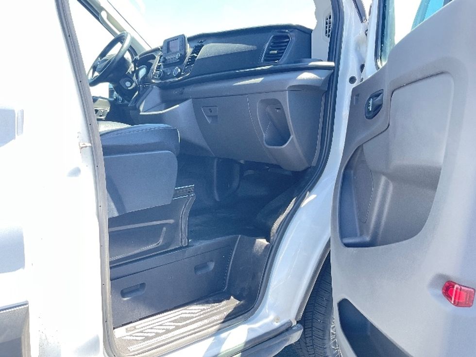 Cargo Van (Panel Van)-Light and Medium Duty Trucks-Ford-2023-Transit 250-Pasco-WA-125,048\n\t\tmiles-$ 34,000 - Image 20