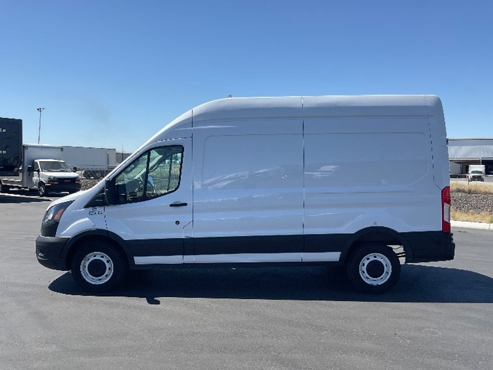 Cargo Van (Panel Van)-Light and Medium Duty Trucks-Ford-2023-Transit 250-Pasco-WA-125,048\n\t\tmiles-$ 34,000 - Image 4
