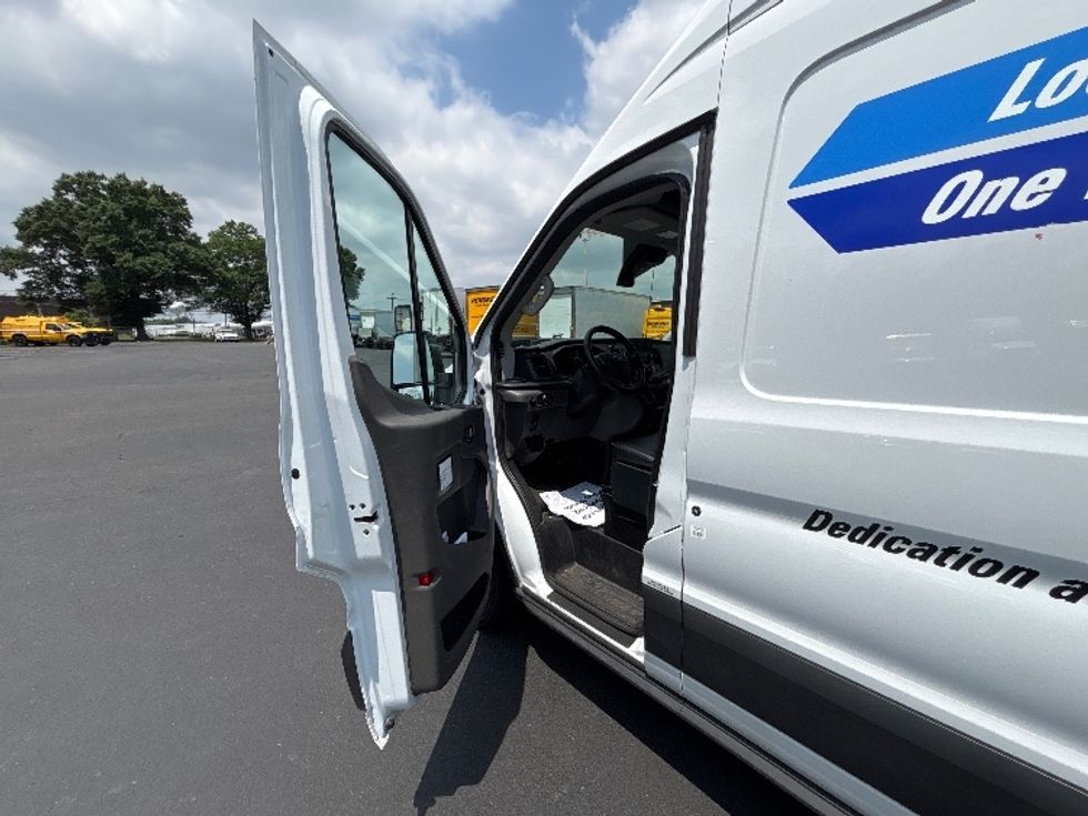 Cargo Van (Panel Van)-Light and Medium Duty Trucks-Ford-2023-Transit 250-Pennsauken-NJ-49,378\n\t\tmiles-$ 49,500 - Image 15