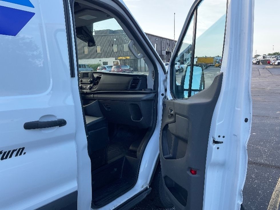 Cargo Van (Panel Van)-Light and Medium Duty Trucks-Ford-2023-Transit 250-Perrysburg-OH-57,878\n\t\tmiles-$ 44,000 - Image 16