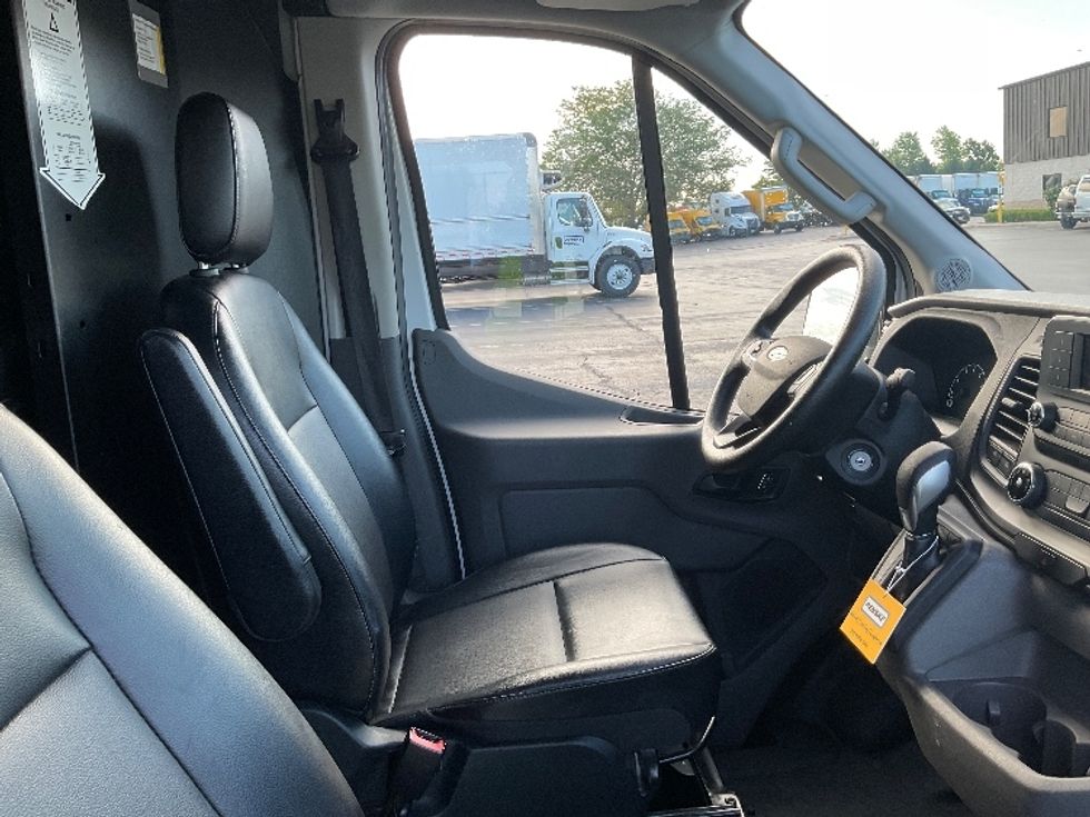Cargo Van (Panel Van)-Light and Medium Duty Trucks-Ford-2023-Transit 250-Perrysburg-OH-57,878\n\t\tmiles-$ 44,000 - Image 18