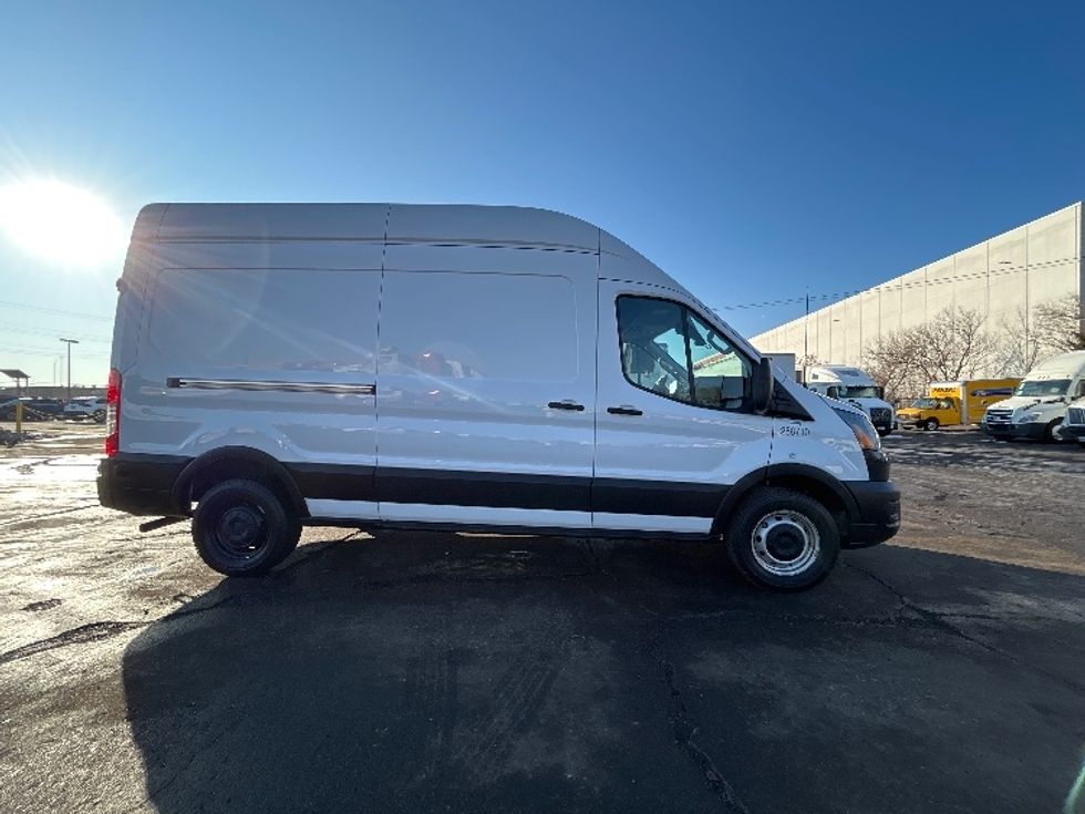 Cargo Van (Panel Van)-Light and Medium Duty Trucks-Ford-2023-Transit 250-Phoenix-AZ-72,420\n\t\tmiles-$ 43,250 - Image 15