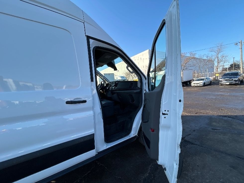 Cargo Van (Panel Van)-Light and Medium Duty Trucks-Ford-2023-Transit 250-Phoenix-AZ-72,420\n\t\tmiles-$ 43,250 - Image 20